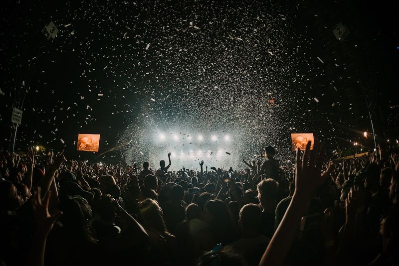 Arctic Monkeys' Glastonbury 2023: A Resounding Triumph or a Disappointing Déjà Vu?music,festival,ArcticMonkeys,Glastonbury,2023,performance,review