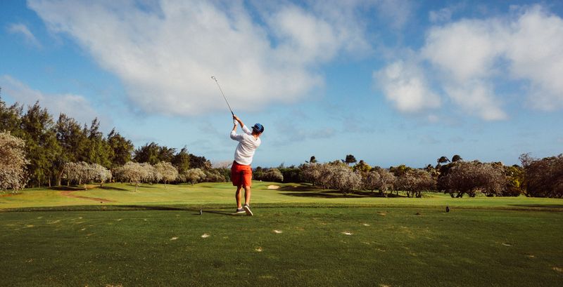 "Herbert Blitzes the Course: Australian Golfer Takes Early Lead in Thrilling British Open 2023"sports,golf,BritishOpen,HerbertBlitzes,Australiangolfer,earlylead,thrilling