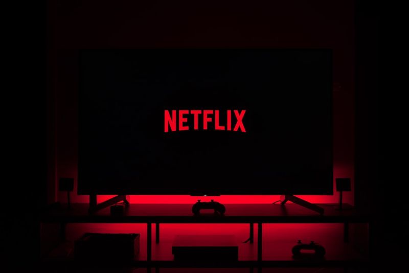 The Cinematic Revolution Down Under: Netflix's Triumph with Bird Box in AustraliaNetflix,BirdBox,Australia,CinematicRevolution,DownUnder