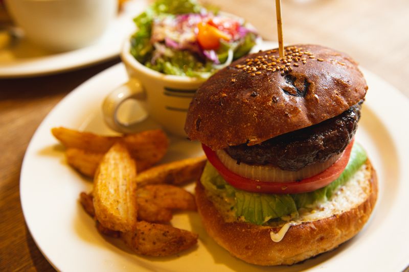 "Burger Boom Down Under: Wendy's to Open 200 Aussie Stores by..."burger,fastfood,restaurant,Wendy's,Australia,expansion,storeopening