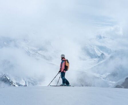 "Thredbo's Ski Chair Lift Mishap: A Close Call on the Slopes"thredbo,ski,chairlift,mishap,closecall,slopes